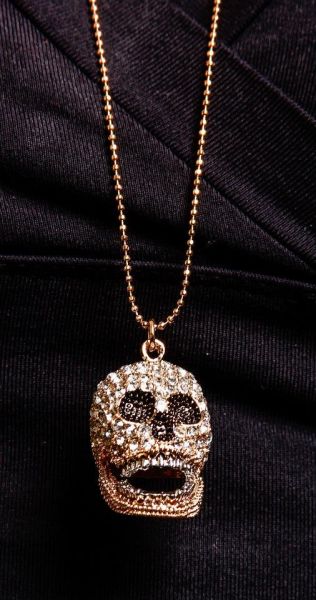 Cordão Caveira com Strass