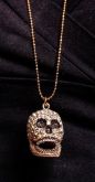 Cordão Caveira com Strass
