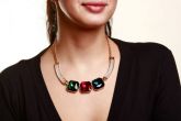 Colar de Pedras e Strass